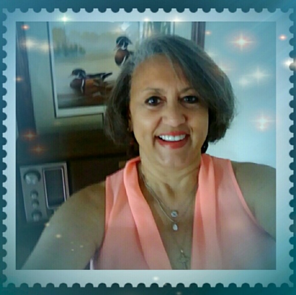 Meet your Posher, Cheryl - Picture 2 of 5